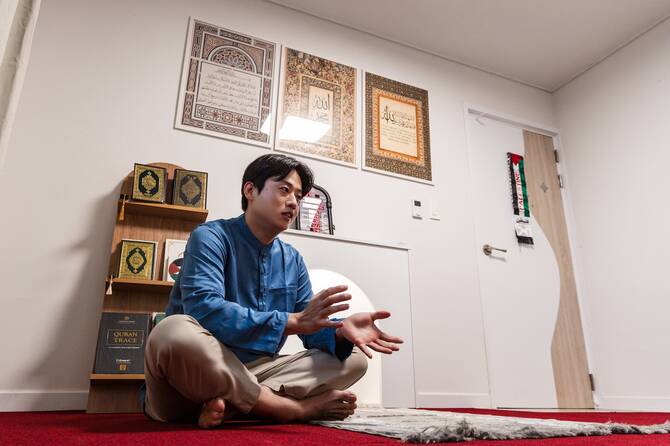 Nasir Hong-suk Seong speaks to Arab News on July 3, 2025, inside his musalla in Seogwipo, southern Jeju, South Korea. (Kim Jung-yeop)