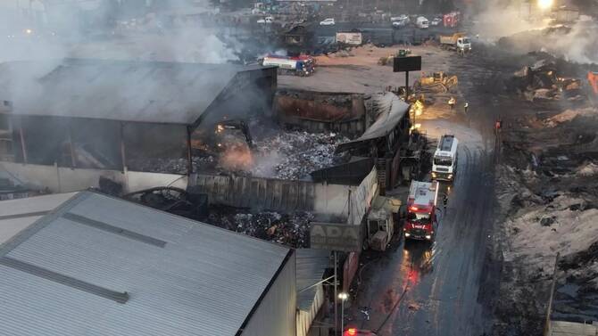 Firefighters took four hours to extinguish the flames. The state-run Anadolu Agency reported that 39 suffered light smoke inhalation, including seven firefighters. (Hurriyet file photo)