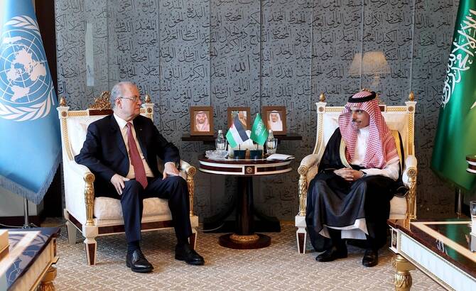 Saudi Foreign Minister Prince Faisal bin Farhan and Palestinian Prime Minister Mohammed Mustafa in New York. (Palestine News Agency)