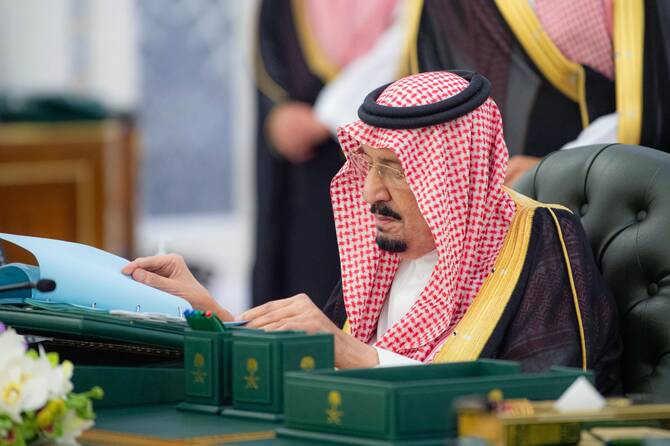 Saudi King Salman chairs Tuesday’s Cabinet meeting. (SPA)