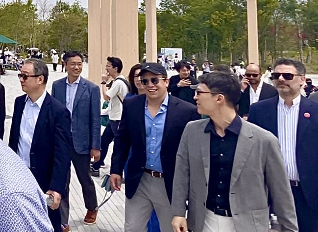 Danzeisen and his entourage of venture capital investors from the U.S., South Korea and Singapore visited multiple national pavilions over the two-day visit. (ANJ)