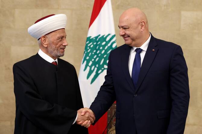 Lebanese President Joseph Aoun and Grand Mufti Sheikh Abdel Latif Derian. (AN Photo)