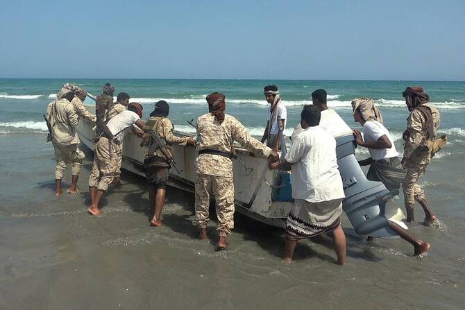 Yemenis prepare to take to the sea to look for survivors after a boat carrying migrants capsized Yemen’s Shabwah province. (File/AFP)