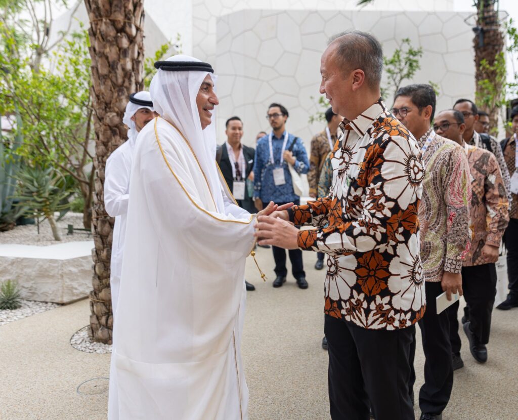 The Indonesian minister praised the Kingdom's pavilion. (Saudi Embassy in Japan)