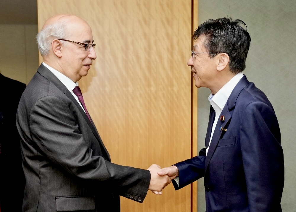 Matsumoto said he was looking at continued discussions to develop bilateral economic ties based on the first meeting of the Japan-Algeria Intergovernmental Joint Economic Committee that took place in May. (MOFA)
