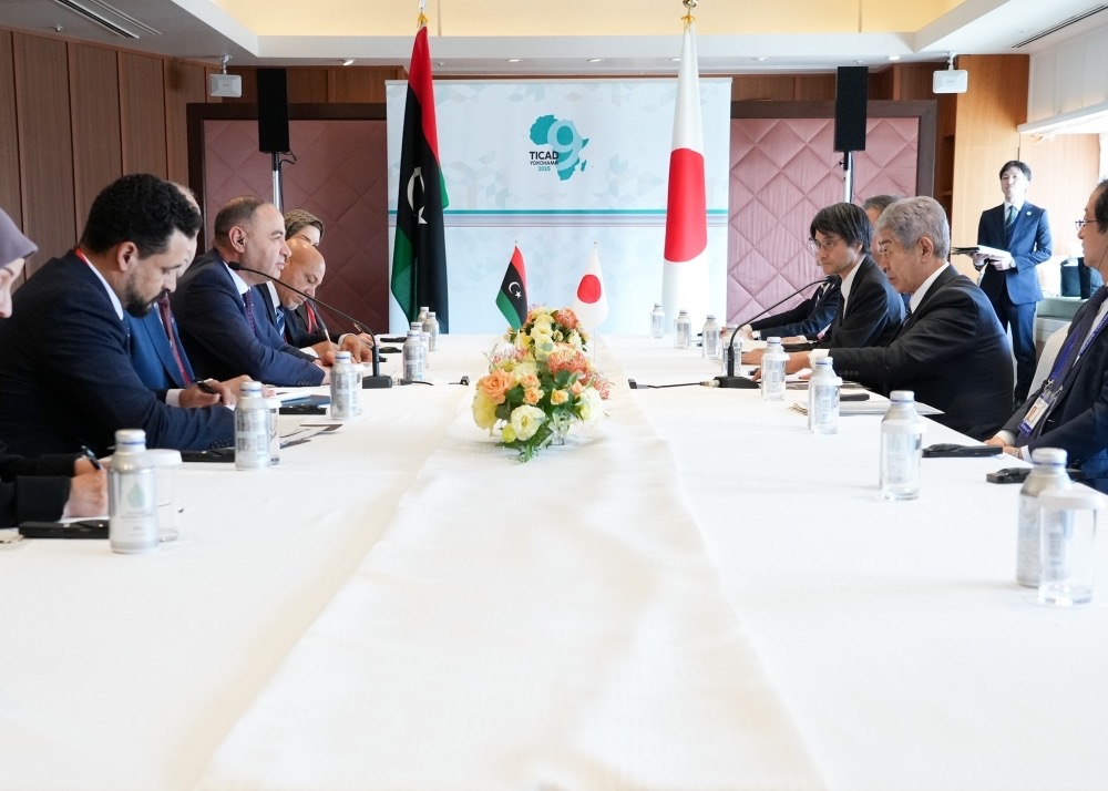 Japanese Foreign Minister IWAYA Takeshi met with Libya’s Acting Minister of Foreign Affairs and International Cooperation El-Taher El-Baour on Friday and expressed the hope that Libya’s security situation will continue to improve.(MOFO)