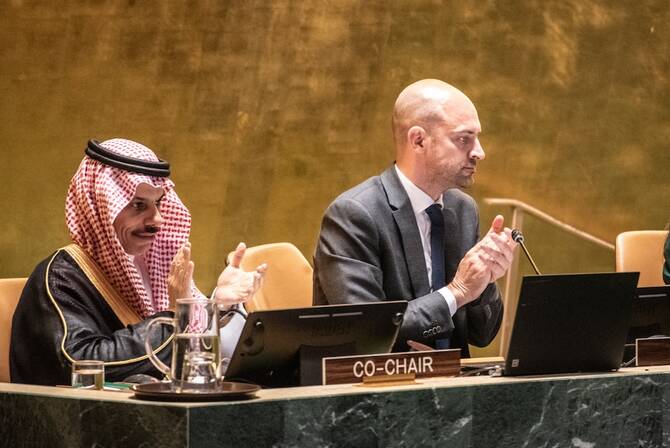 Saudi Foreign Minister Faisal bin Farhan Al-Saud, and his French counterpart Jean-Noel Barrot at the UN on July 29, 2025. (AFP)