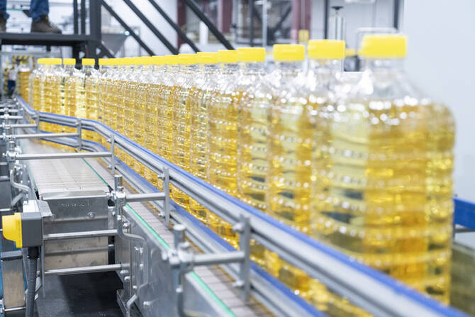 There has been robust global demand and tightening supplies for vegetable oils. (Getty)