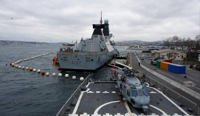British Royal Navy destroyer HMS Duncan (D37) is seen during a port visit in Istanbul, Turkey February 19, 2018. (REUTERS)
