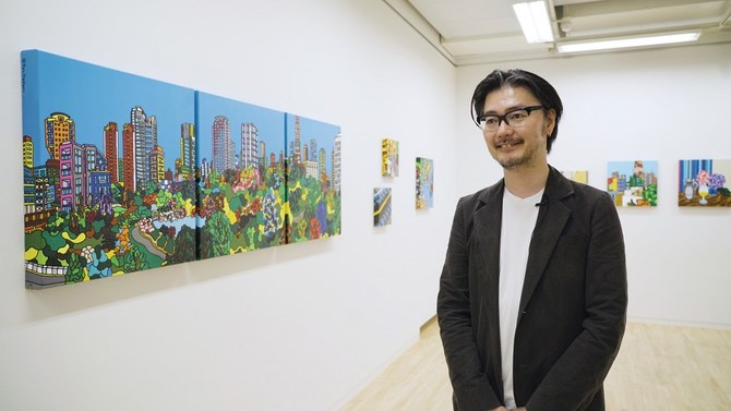 日本のアーティスト板谷龍一郎は、色彩豊かなアートワークでよく知られている。[参考] 2,3および4のキャプション： (Arab News/Alexis Wuillaume)