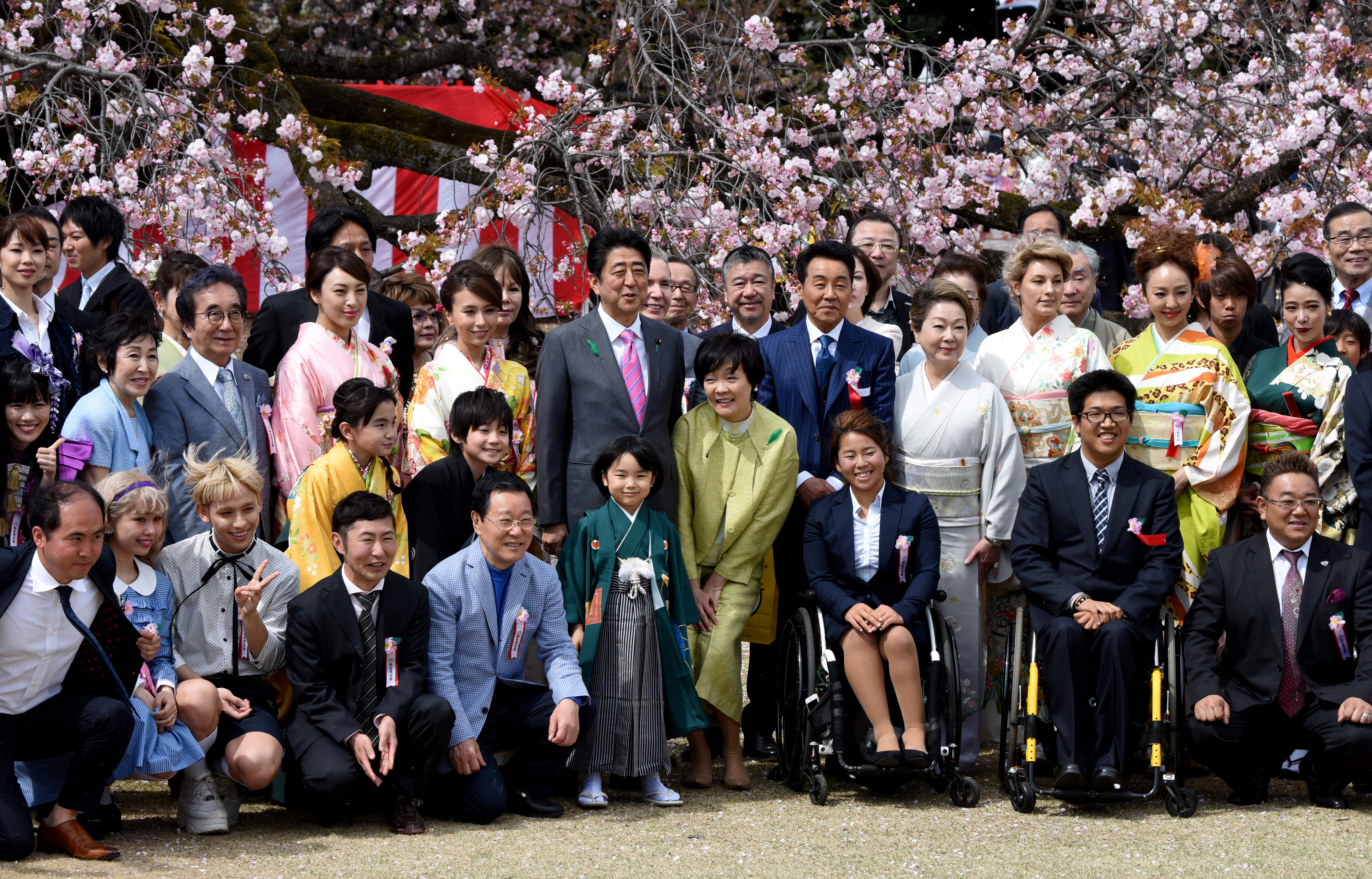 日本の安倍総理大臣は憲法9条を改正するという使命を未だ果たせず Arab News
