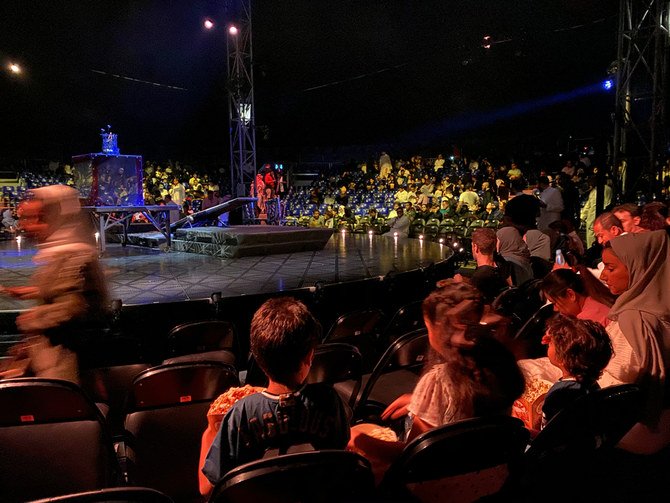 キャプション 1： シルク・ドゥ・ソレイユ43番目のツアー演目、『バザール』は、王国で12月7日まで公演を続ける。（AN 写真）
