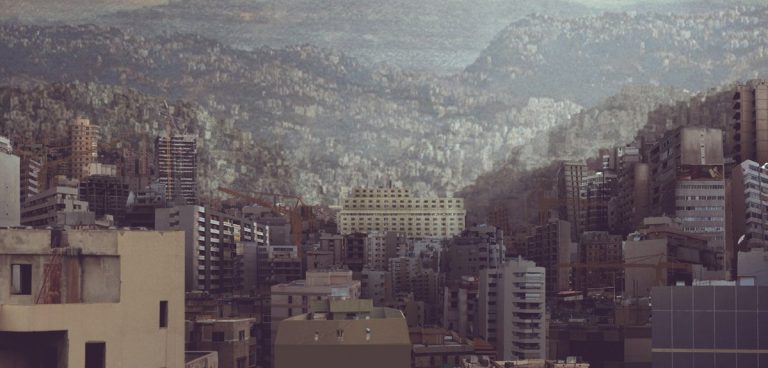 いくつかの点で、映画はダガー自身の生活の側面を反映しています。(提供)
