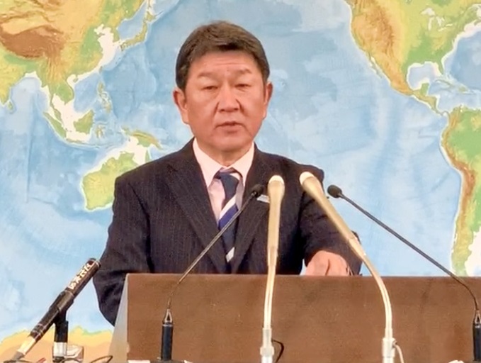 茂木大臣は、最近アッバース大統領と会談したところであり、大統領もまた日本の役割に大きな期待を寄せていると述べた。
