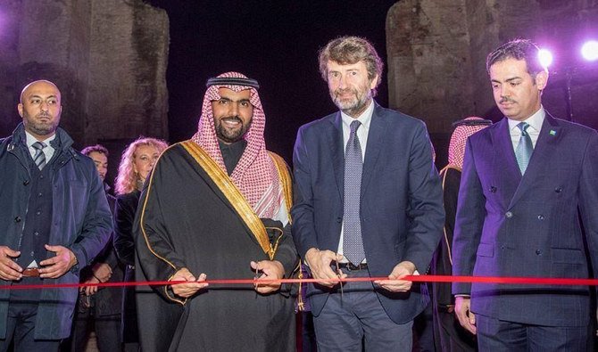サウジの文化大臣を務めるバッダー・ビン・アブドゥラ王子は火曜、ローマでの展覧会を公式に開会した。(SPA)