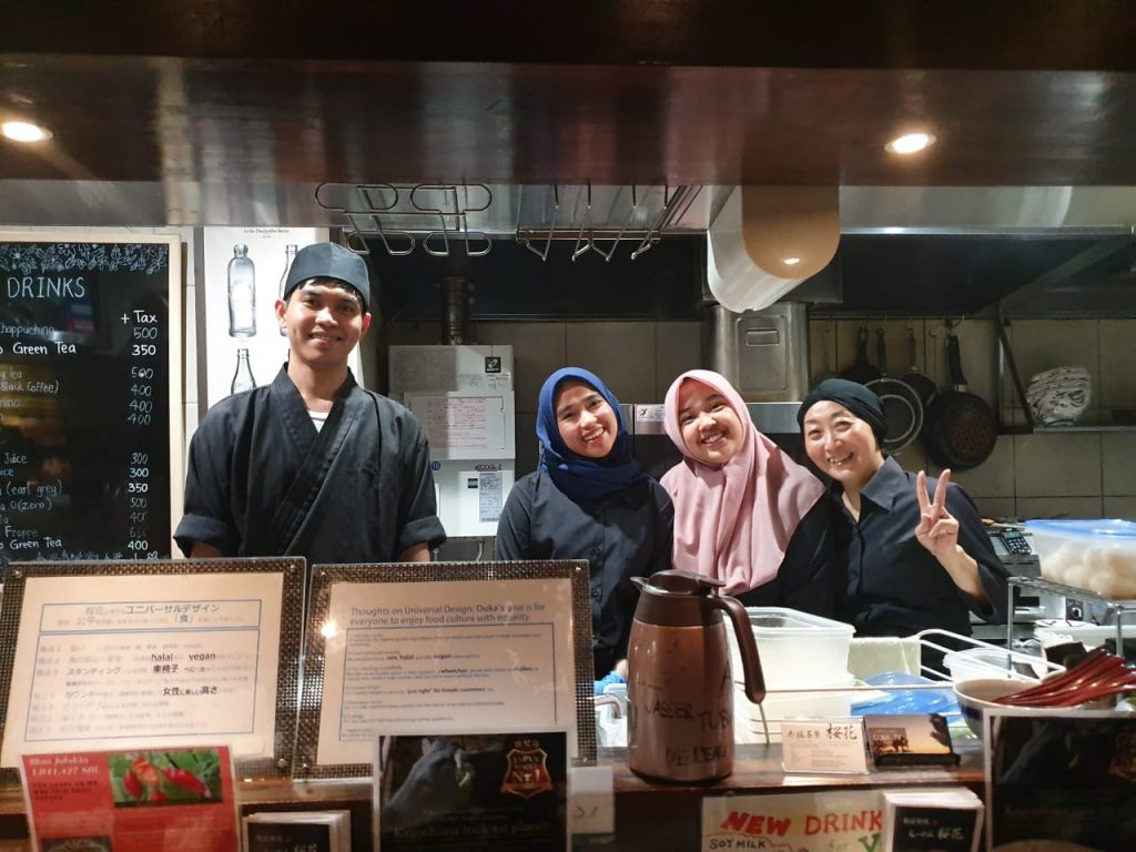 日本のハラールレストランは急激に増え、その数は180に達している。この中には伝統的な和食を出す高級料亭も含まれている。(AN 写真:撮影ハーラ・タシュカンディ)