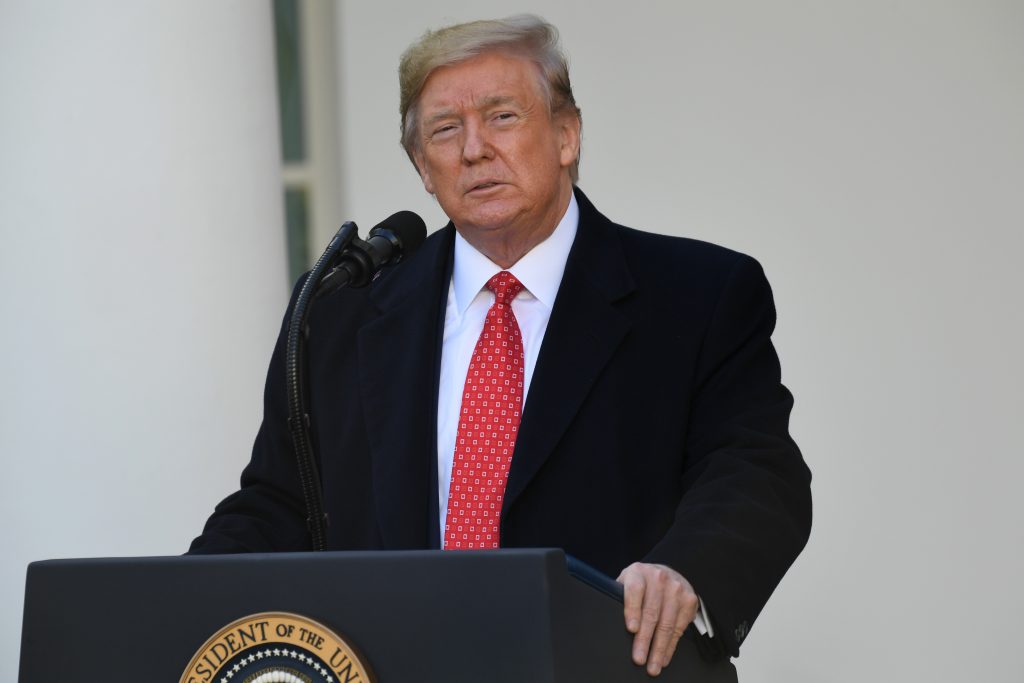 トランプ米大統領は１１月３０日、声明を発表し、「中曽根康弘元首相が死去したことを知り、悲しみに堪えない」と述べた。(AFP)