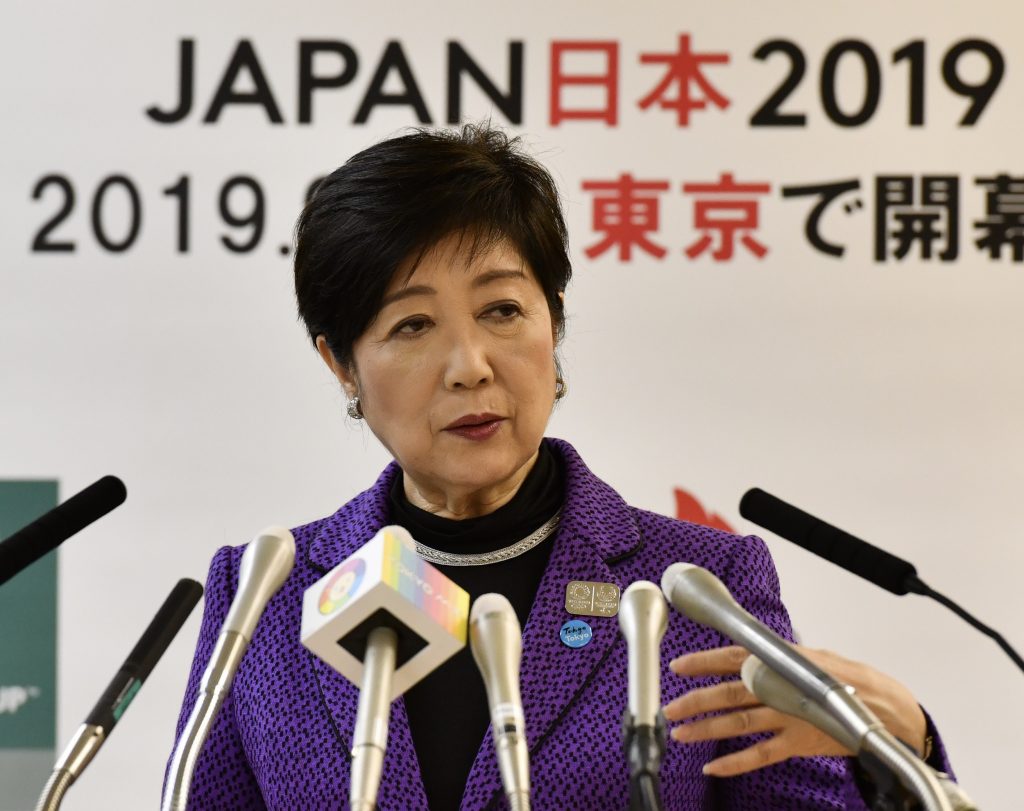 小池百合子は、2019年11月1日に東京で開催された東京2020四者会議に続く記者会見で声明を発表しました。(AFP)