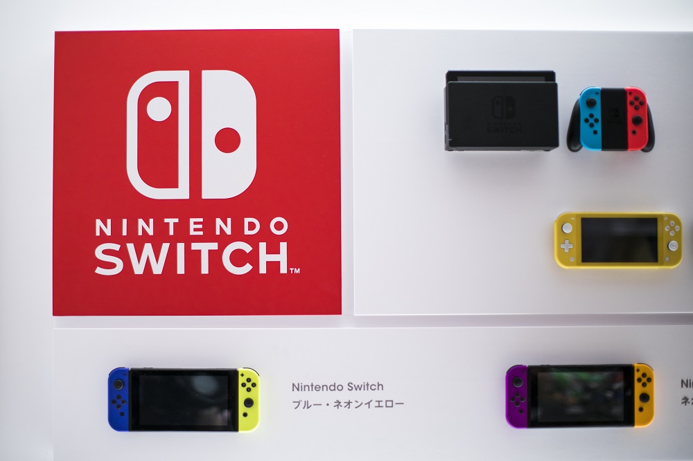  Nintendo Switchシステムは、2019年11月19日に東京で開催されるプレスプレビュー中に新しい任天堂ストアで展示されます。（AFP /ファイル）
