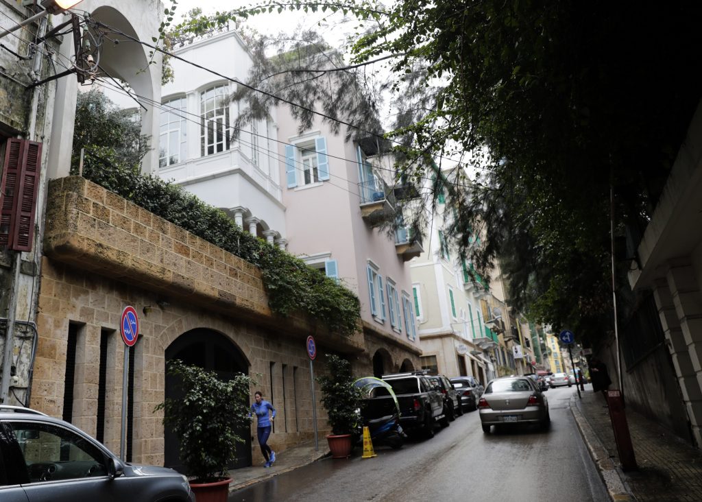 2019年12月31日に撮影の写真。裁判所の文書により、日産元社長のカルロス・ゴーン氏の居宅と確認された。レバノン首都ベイルートの富裕な一帯にある。（AFP）