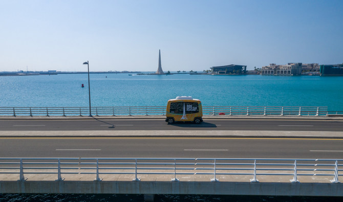 この自動運転シャトルバスは、バッテリーを経由した電気エネルギーに依っており、走行に石油を必要としない。（提供された写真）