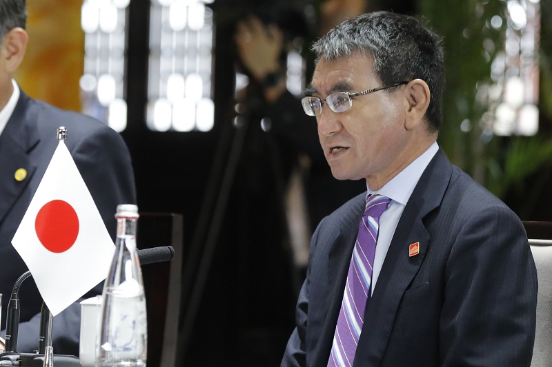 「懸念を一つずつ解決することが大事だ」と河野防衛相は中国の国防相に伝えた。(AFP/ファイル)