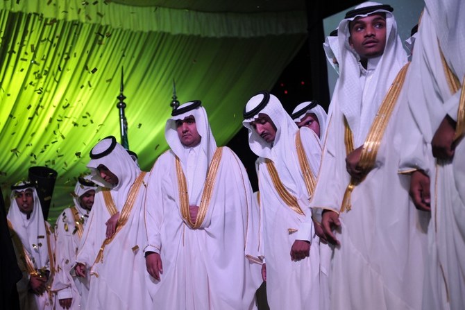 サウジアラビアの男性は、結婚と新居を建てるために貯蓄を増やすことに集中しているということが調査により明らかとなった(AFP)