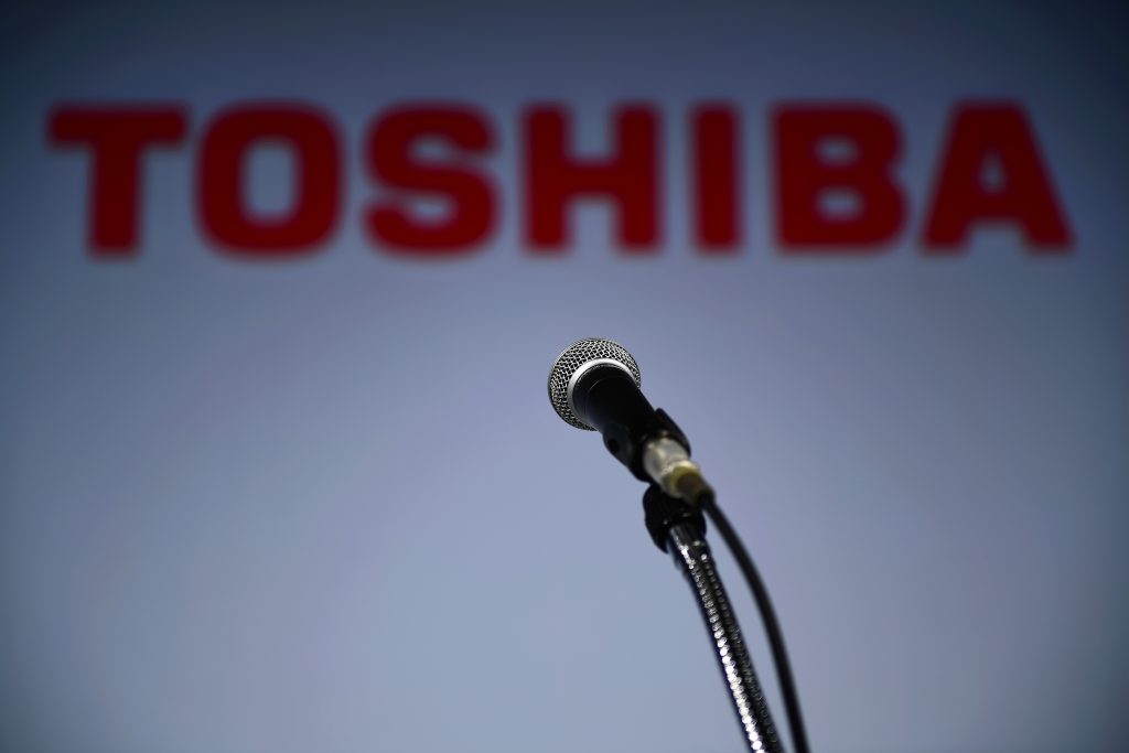 東芝では１５年に不正会計が発覚しており、ガバナンス（企業統治）の在り方が改めて問われそうだ。　(AFP)