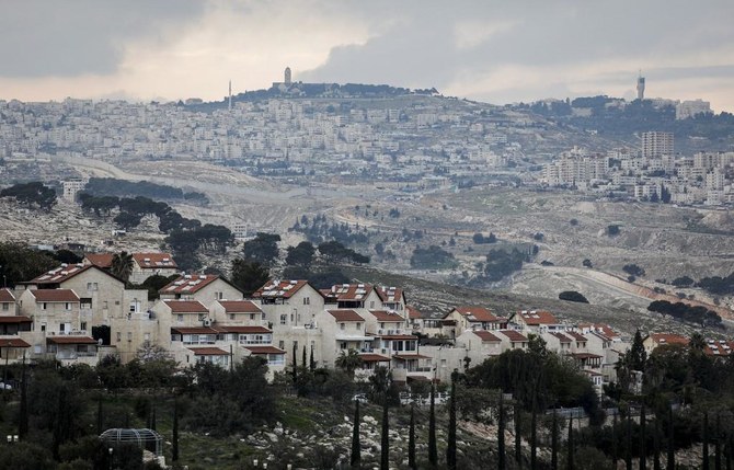 上の写真は、2020年1月28日火曜日に撮影されたイスラエル占領下の西岸地区最大のイスラエル入植地マアレ・アドゥンミーム。（AFP）