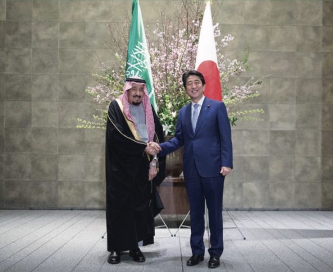 2017年、 サルマーン・ビン・アブドゥルアズィーズ国王が日本を訪問。 出典King Abdulaziz Foundation for Research and Archives (Darah)