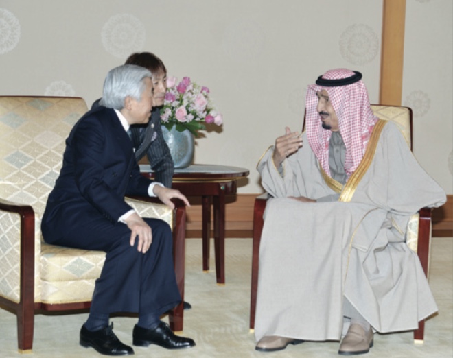 2014年、 サルマーン・ビン・アブドゥルアズィーズ国王 がまだ王子だった当時、日本を訪問。出典King Abdulaziz Foundation for Research and Archives (Darah)