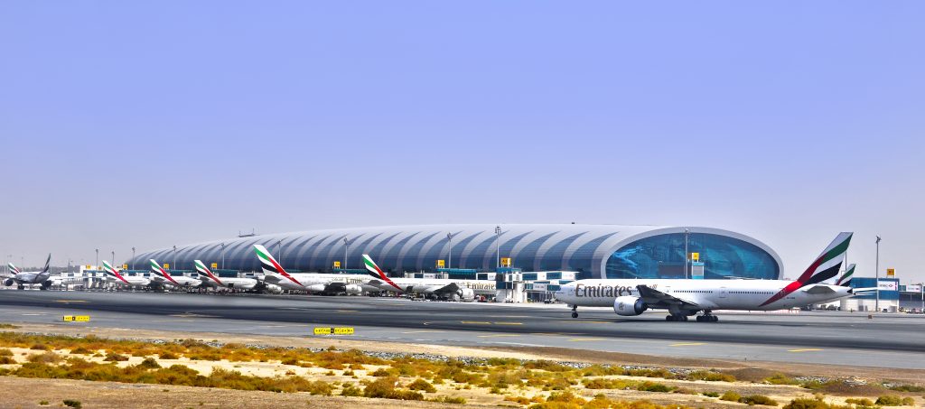 UAEのドバイ国際空港は、世界で最も利用者の多い空港の1つで、大手国際航空会社エミレーツの本拠地だ。(Shutterstock)