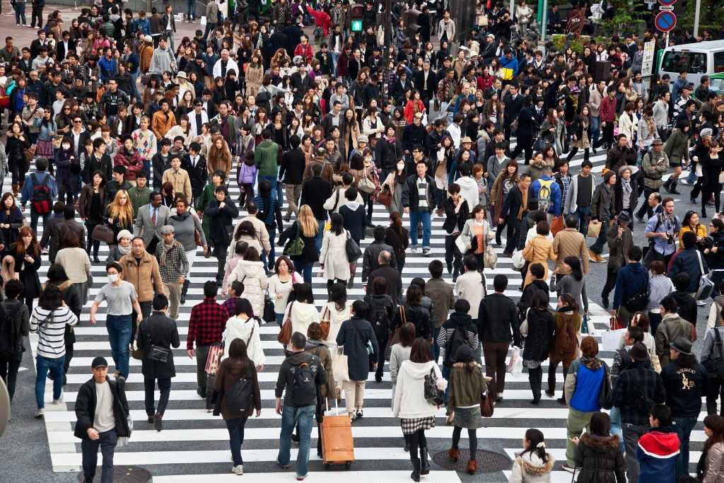 昨年日本で自殺した男性の数は353人減少して13,937人となり、10年連続で減少した。また自殺した女性の数は528人減少し、6,022人という記録的な低さとなった。(Shutterstock)