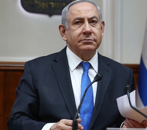 2020年2月16日、エルサレムで毎週開かれる閣議で席に着くイスラエルのベンジャミン・ネタニヤフ首相。（資料写真/AFP通信）