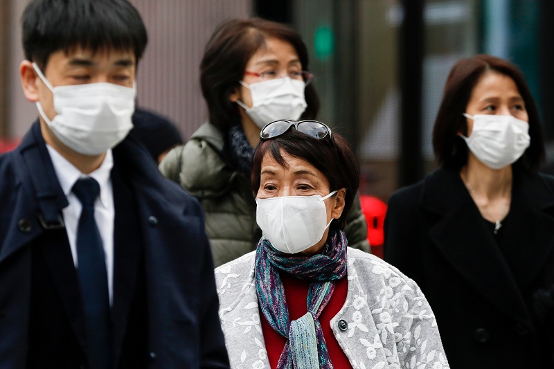 東京でさらに2人が新しいコロナウイルスに陽性反応を示したと、首都政府は金曜日に言いました。(Shutterstock)