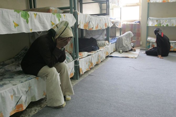 イランの悪名高いエヴィーン刑務所に収監されている囚人たちが、移動先区画で英国とイランの二重国籍者を含め最大3人がコロナウイルスに感染したと信じ、区画移動計画に反対している。（ファイル/AFP通信）