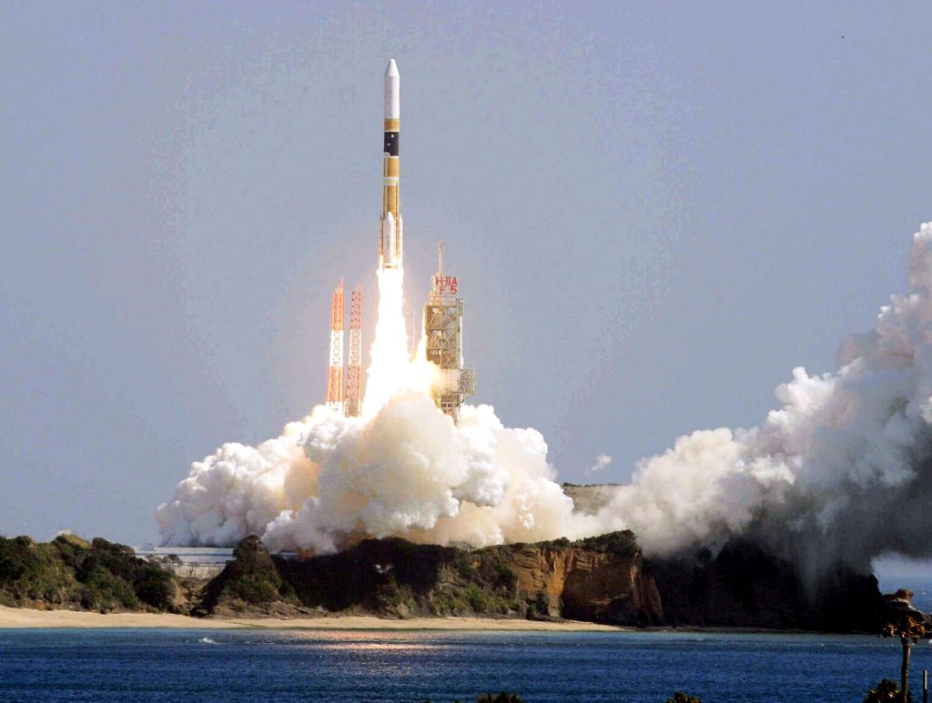 政府の情報収集衛星光学７号機を鹿児島県・種子島宇宙センターから、Ｈ２Ａロケット４１号機で打ち上げた。(AFP)