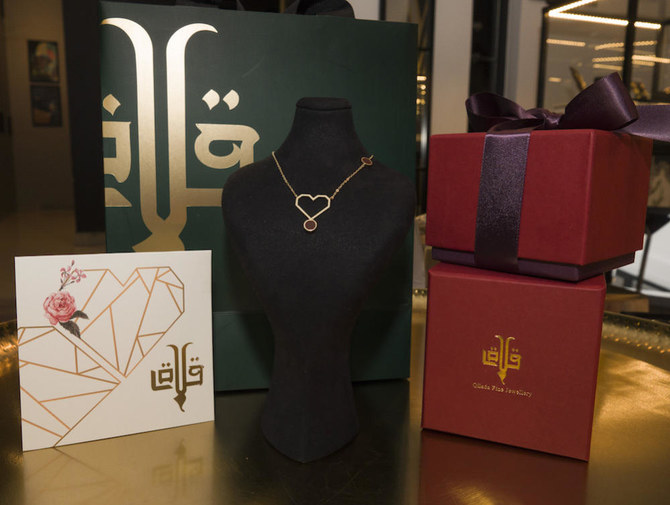 近年では、多くのサウジアラビアのブランドが、バレンタインデー用に特別にデザインされた宝飾品を製作してきている。 (写真/フーダ・ バシャタ)