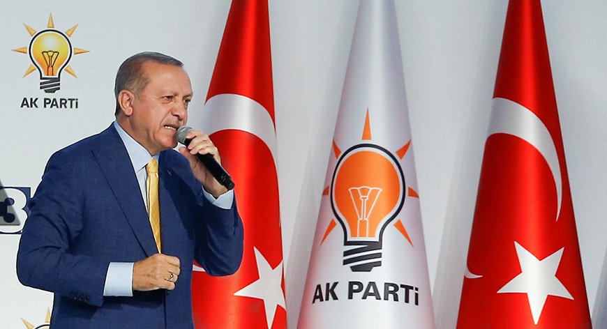 トルコのレジェップ・タイイップ・エルドアン大統領、アンカラでの与党の公正発展党（AKP）臨時総会にて。（ロイター通信社）