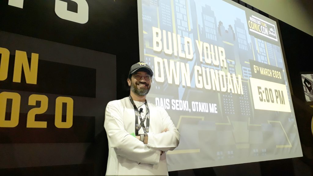Middle East Film and Comic Con 2020でファンたちが自分自身のガンダムの模型を作り上げる機会を得た。（AN写真）