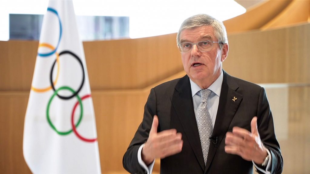 国際オリンピック委員会（IOC）が2020年3月24日に公表した動画から。世界じゅうに広がるコロナウイルス・パンデミックにより、2020年東京オリンピックが2021年夏までのいずれかの時期に延期になったのを受け、IOCのトーマス・バッハ会長が声明を発表している。（AFP通信）