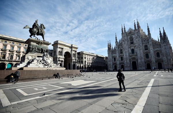 イタリア政府がコロナウイルスが原因で全土の隔離を宣言した後のミラノのドゥオモ広場。（ロイター通信）