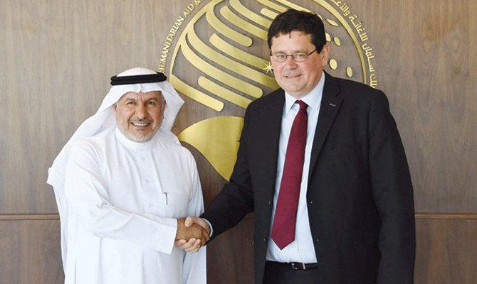ニール・クロンプトン駐サウジアラビア英国大使は、KSReliefのスーパーバイザー・ゼネラルであるアブドゥラ・アルラビーア氏と面会した。（AN、ラシッド・ハッサン撮影の写真）