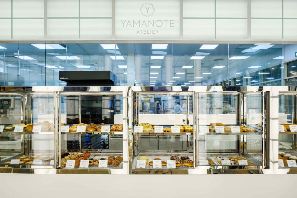 ヤマノテアトリエで焼き上げられる全ての商品は、日本国内のパートナー企業から専用に輸入している日本の小麦粉を使って作られている。（提供）