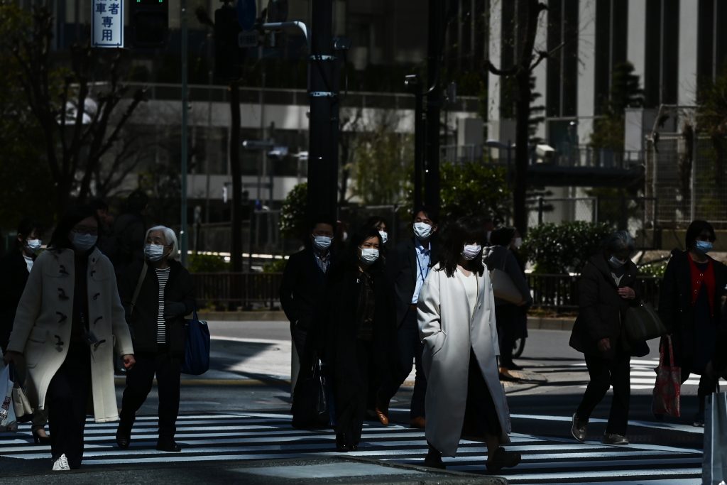 日本における新しいコロナウイルスに感染した人の数は、地方自治体によって報告されたよりも「数回」多かったとIDSCのディレクターは言いました。(AFP)