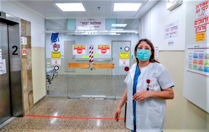 社会的に取り残されがちなイスラエルのアラブ人コミュニティは今、先例のない健康危機との闘いで重要な役割を果たしており、イスラエル・アラブ人のキタム・フセイン医師は同コミュニティにおいてその名を広めつつある。(AFP)