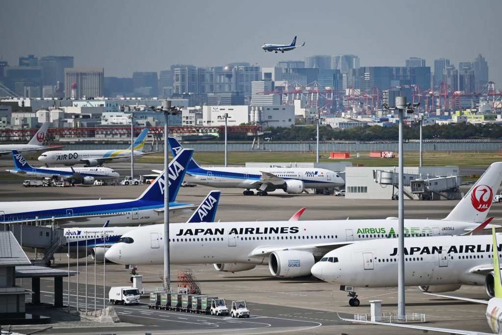 搭乗者数の減少に伴い、この航空会社2社は国際線の90%のキャンセルを余儀なくされた。(AFP)