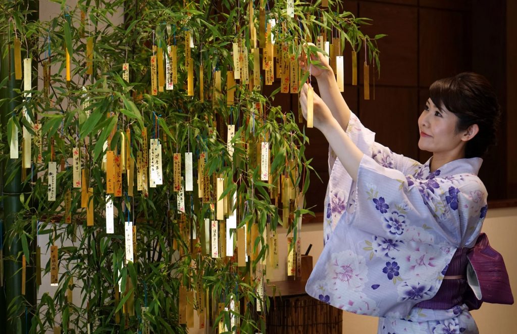 豪華な装飾で知られる、この年に一度の夏祭りが中止になるのは、現在の形式で開催されるようになった1946年以来初めてのこととなる。(AFP)