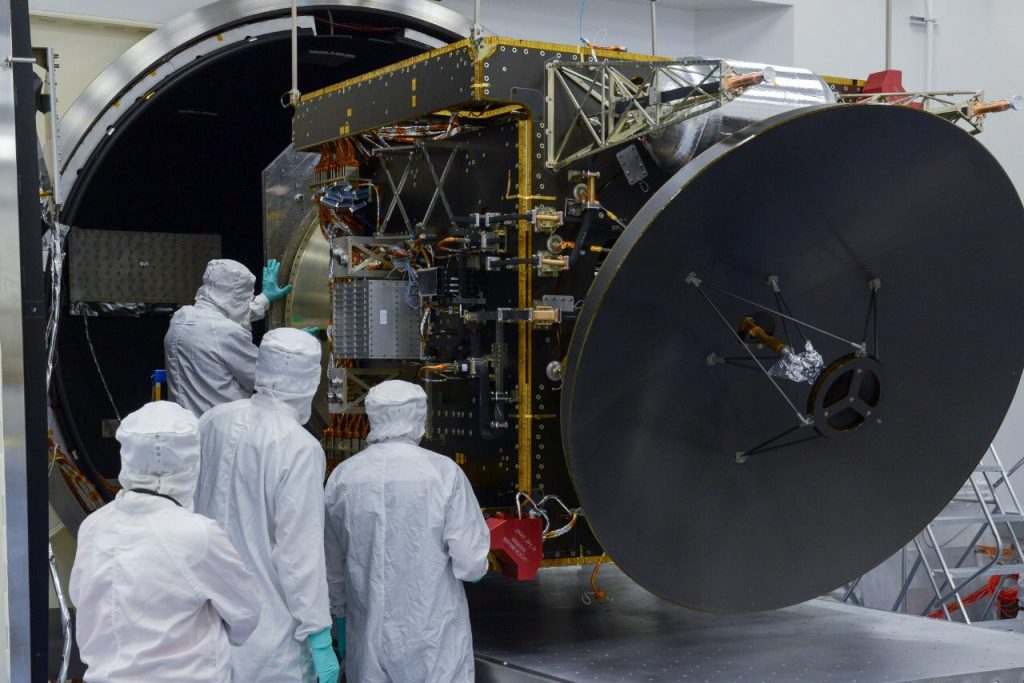 UAEの火星「希望の探査機」が83時間のオペレーションで無事に日本の宇宙ステーションに到着した。 (Twitter/@HHShkMohd)
