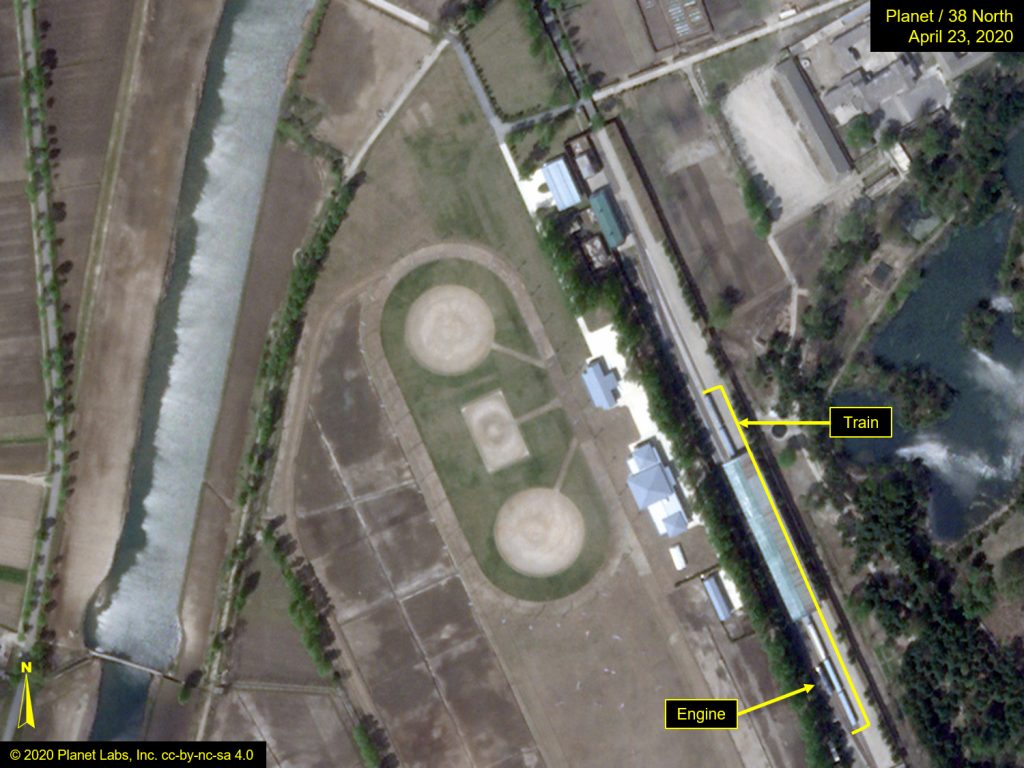 健康不安の憶測が流れるなか、北朝鮮の指導者、金正恩氏のものとみられる列車が、同国東部の保養地の元山駅に停車している様子を捉えた38ノースの衛星写真、2020年4月23日。（ファイル写真/AFP）